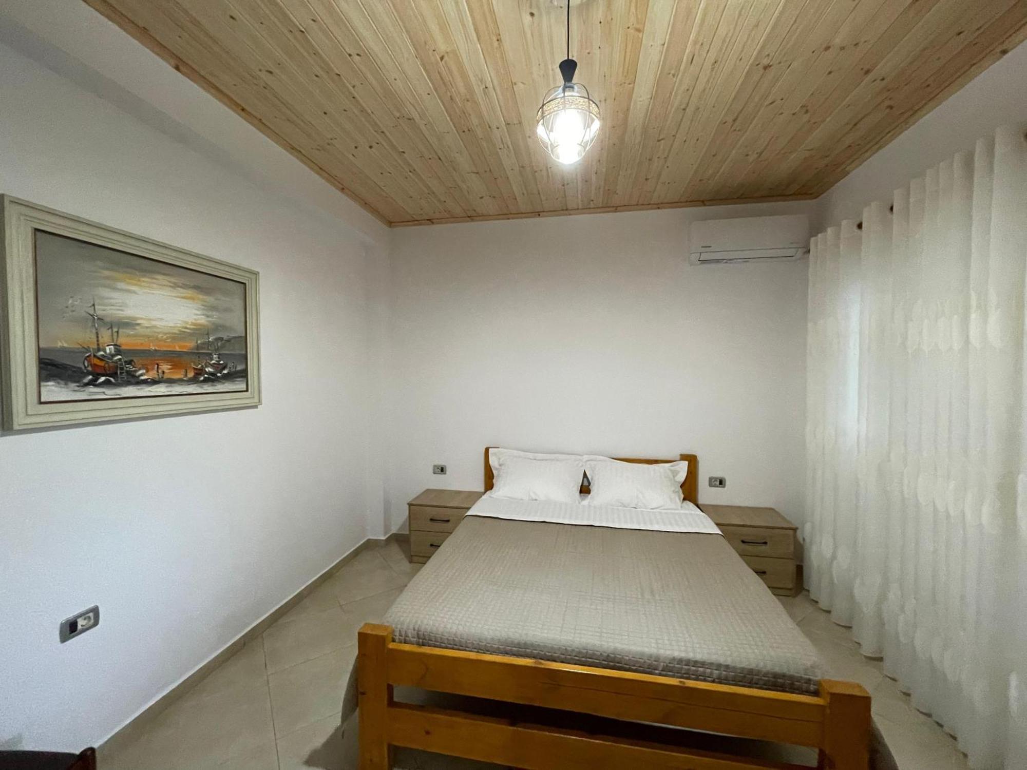 Rent Rooms Sakolli ベラト エクステリア 写真