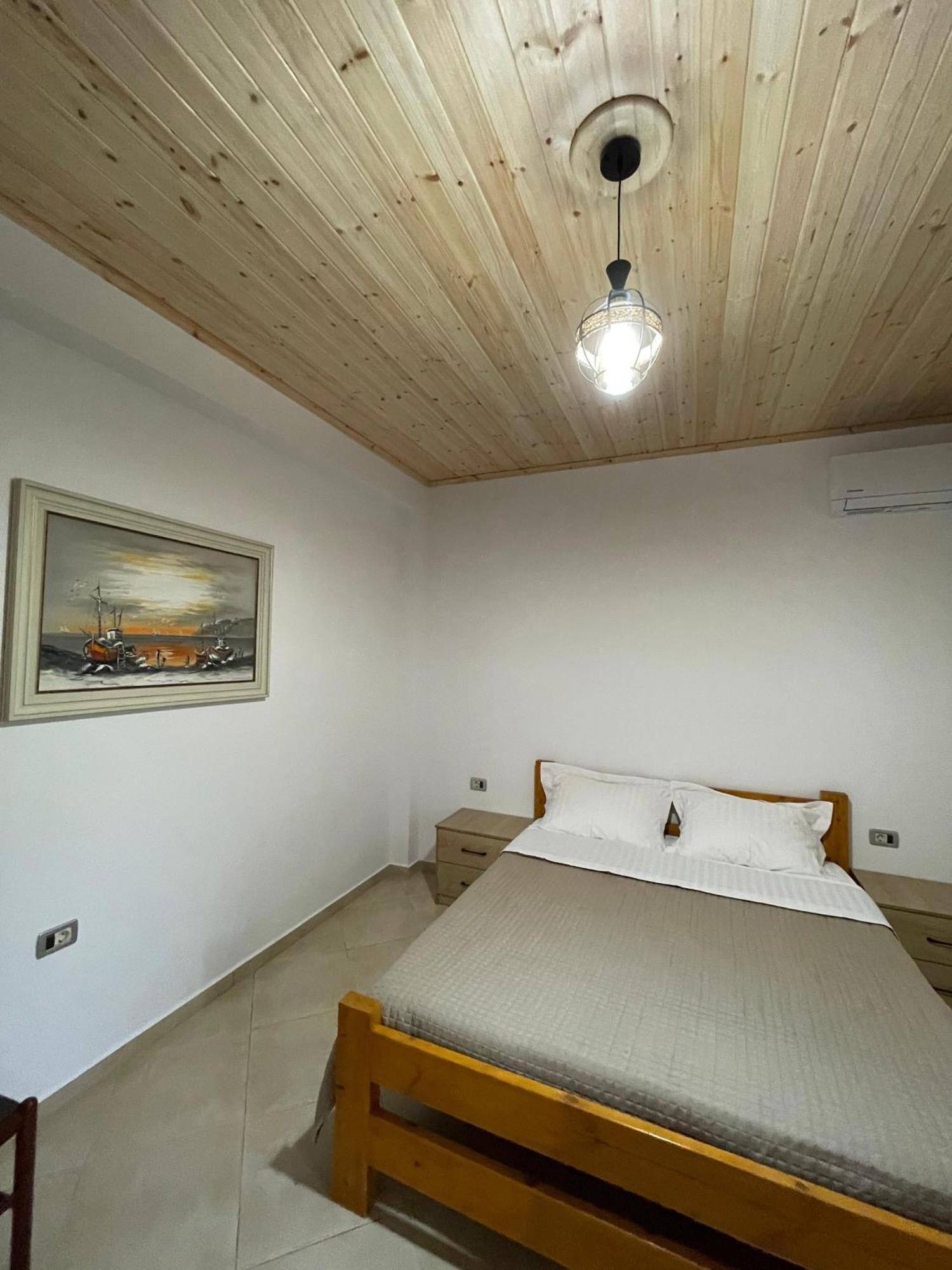 Rent Rooms Sakolli ベラト エクステリア 写真