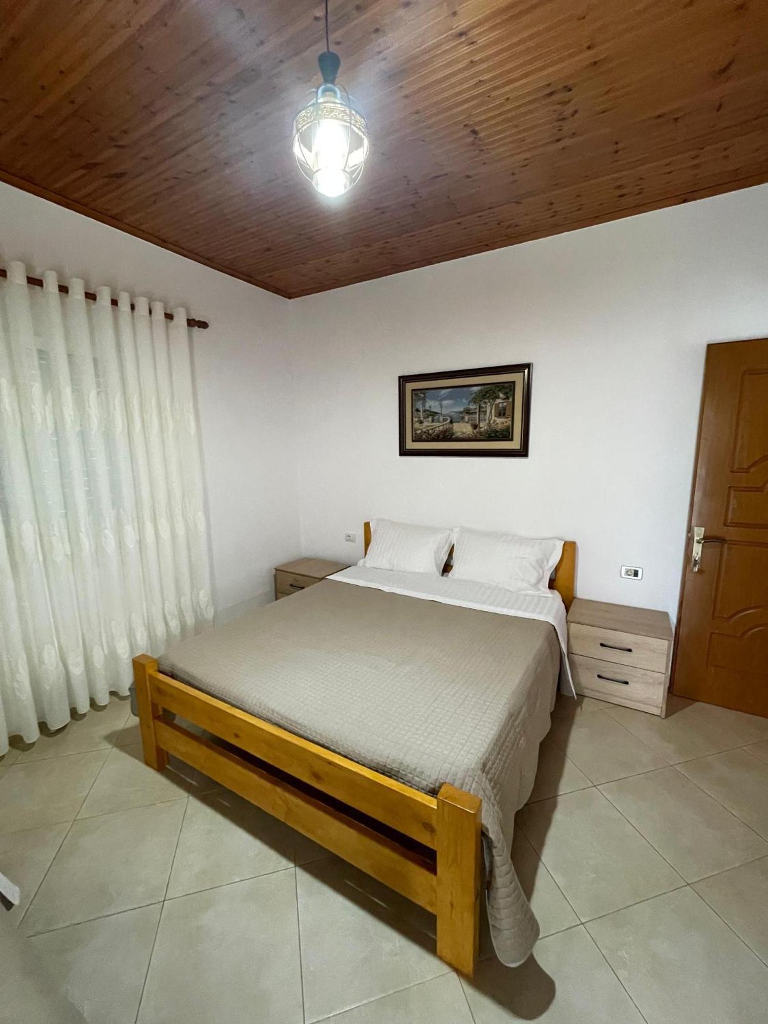 Rent Rooms Sakolli ベラト エクステリア 写真